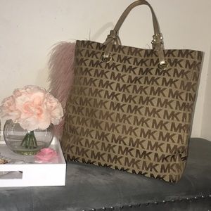 MICHAEL KORS